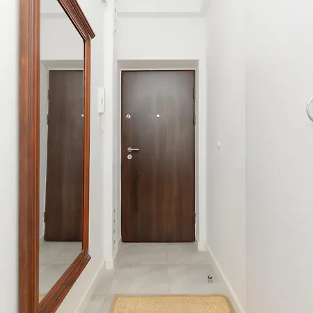Apartmanet Holenderska In Praga By Renters Varşova