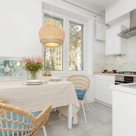 Apartmanet Holenderska In Praga By Renters شقة *